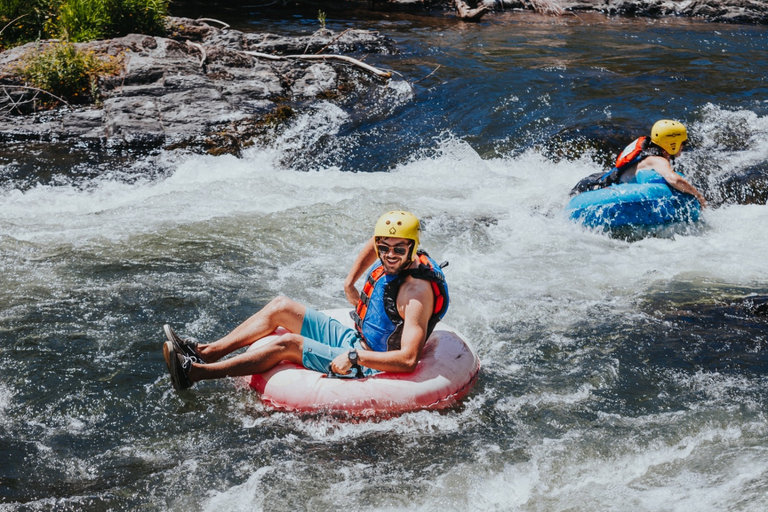 Water activities on the Rogue River, tubing, Rafting, white water rafting, American white water expedition, adventure, things to do