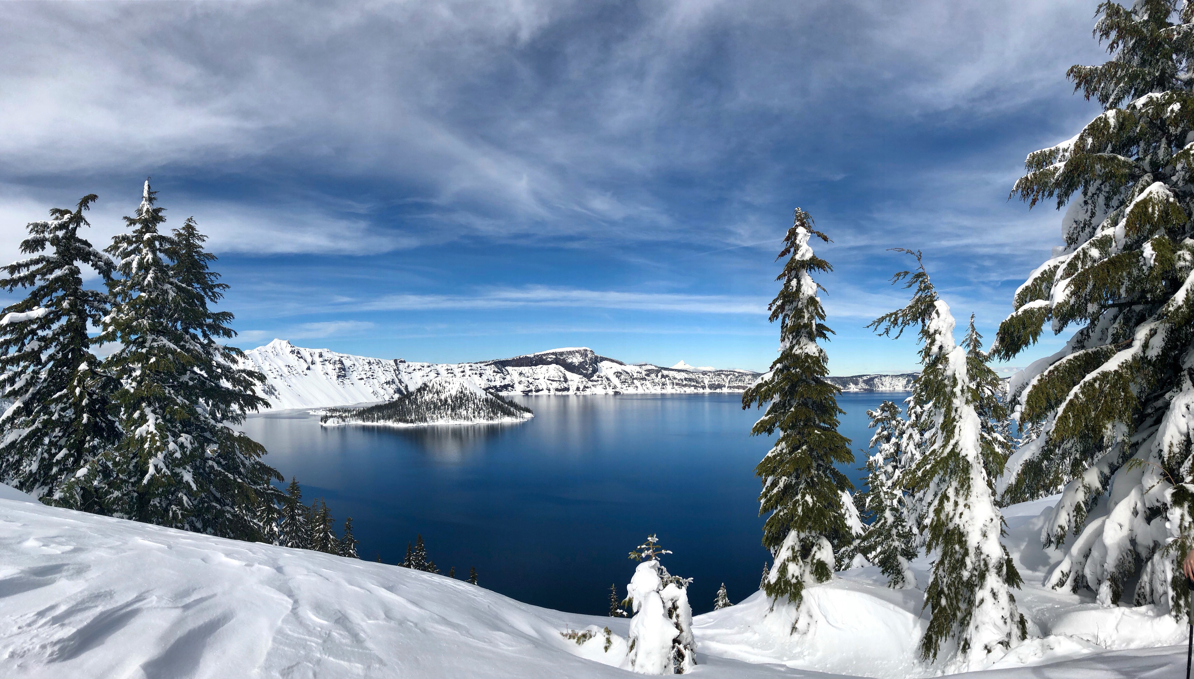 crater lake, volcanic byway, scenery, lakes in Oregon, travel Medford, escape, adventure