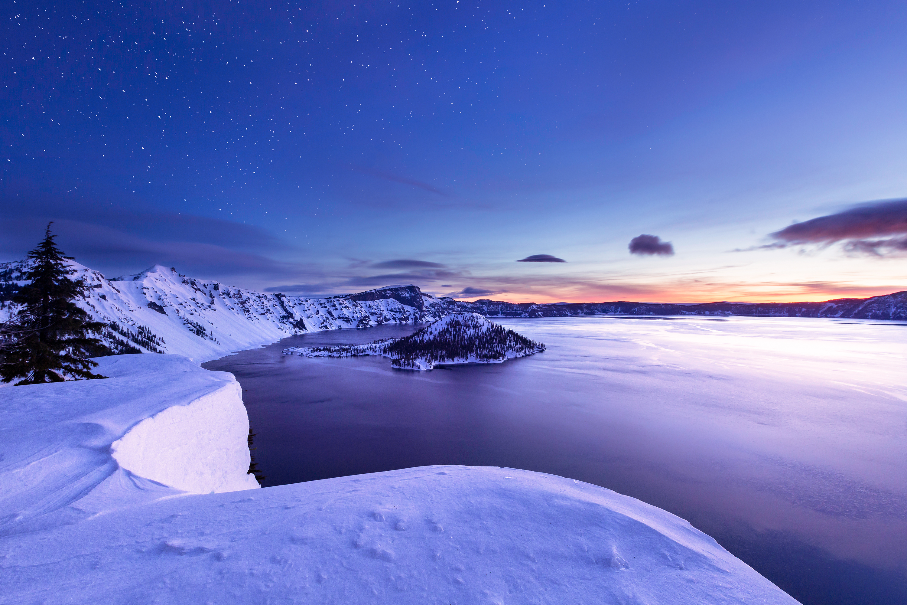 Crater Lake National Park in the winter 