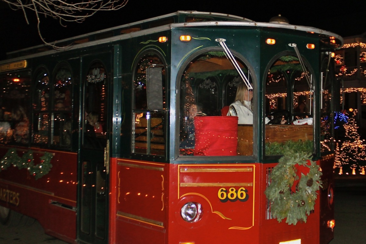 trolley tour, medford trolley, historic, christmas, holiday activities