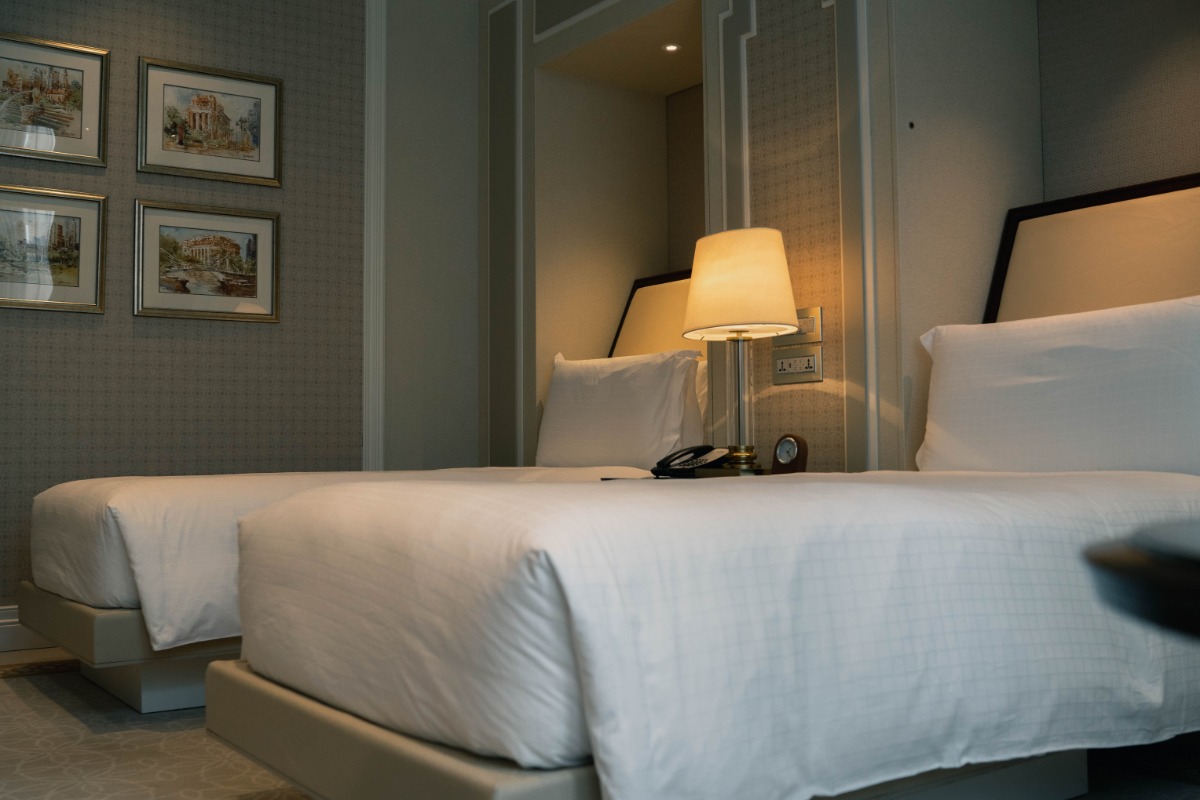 Hotels, motels, lodging, places to stay, bed, room