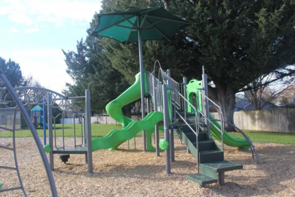Van Horn Park in Central Point Oregon, playground, kids, play, things to do, family fun